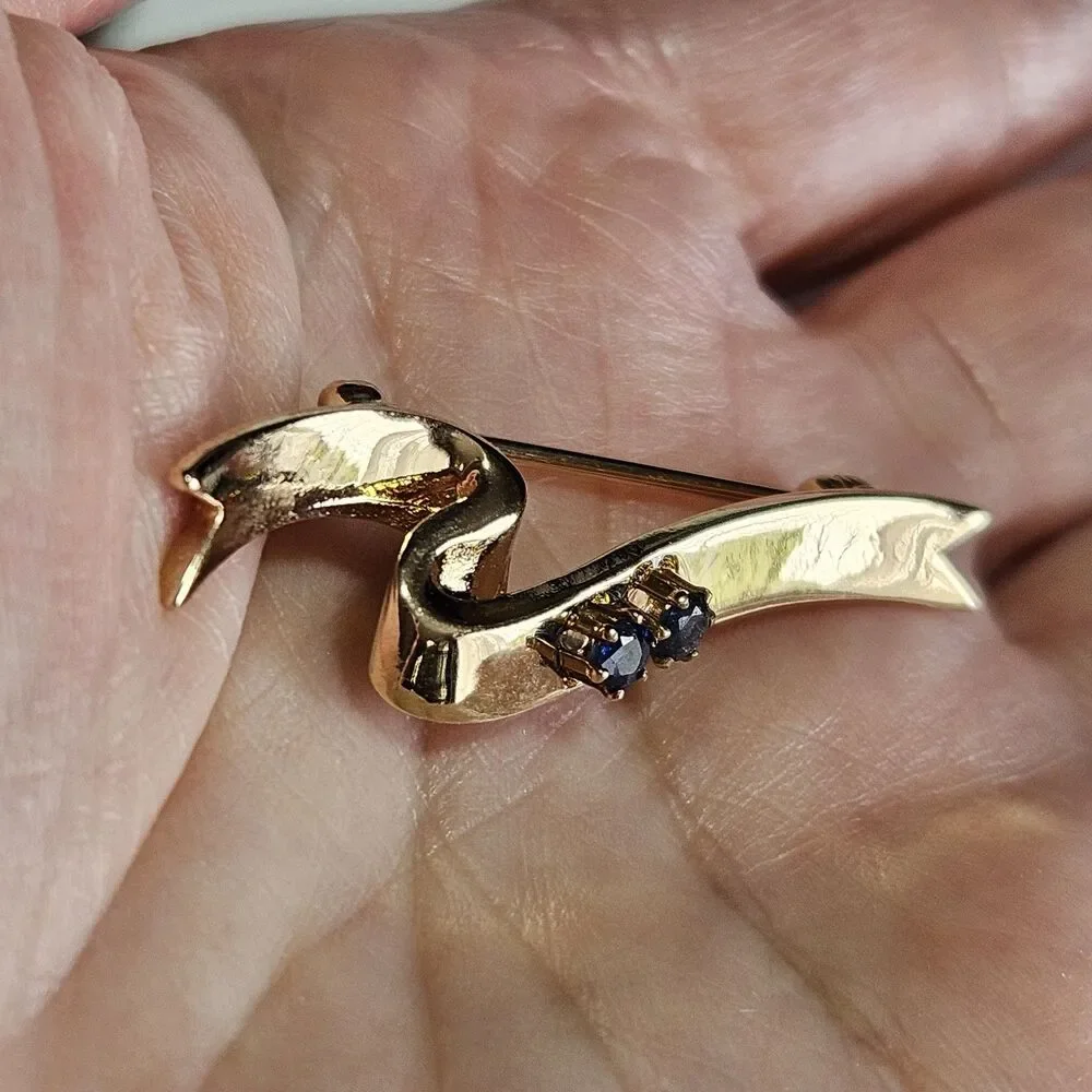Avon Gold Tone Blue Stone Ribbon Pin Signed 1985